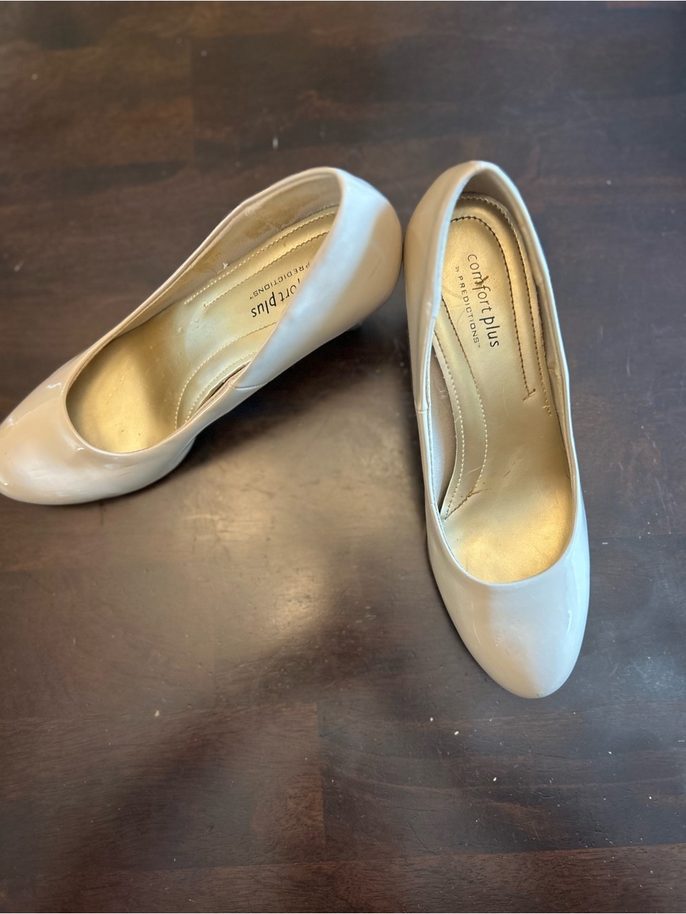 comfort plus by Predictions Beige Patent Round-Toe Pumps